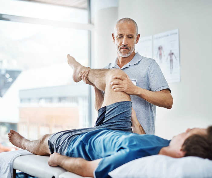 Leben mit NET: EIn Patient bei der Physiotherapie