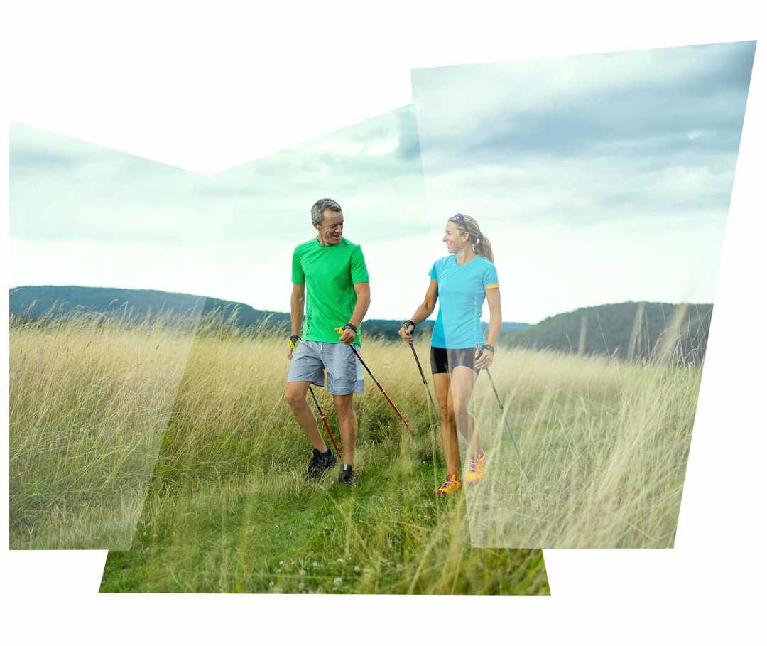 Ein Paar beim Walking